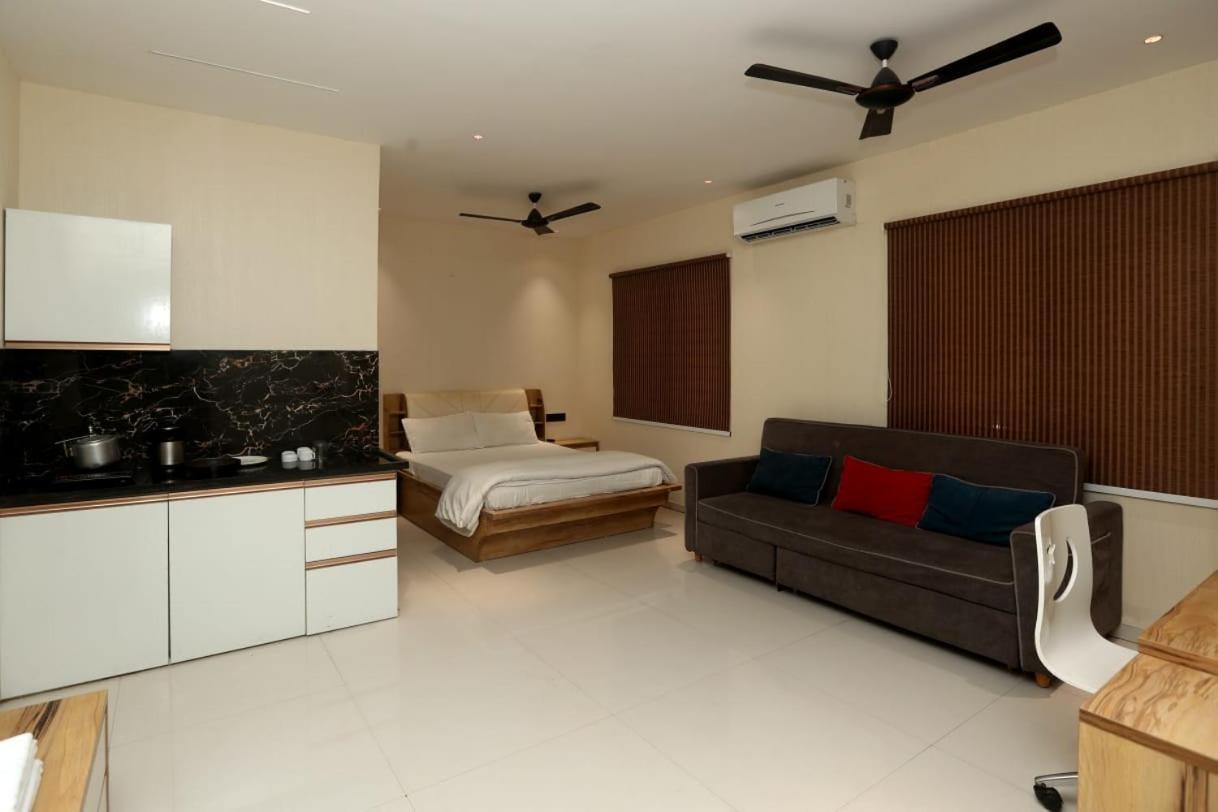 Stay10 Luxury Service Apartment Indore Luaran gambar