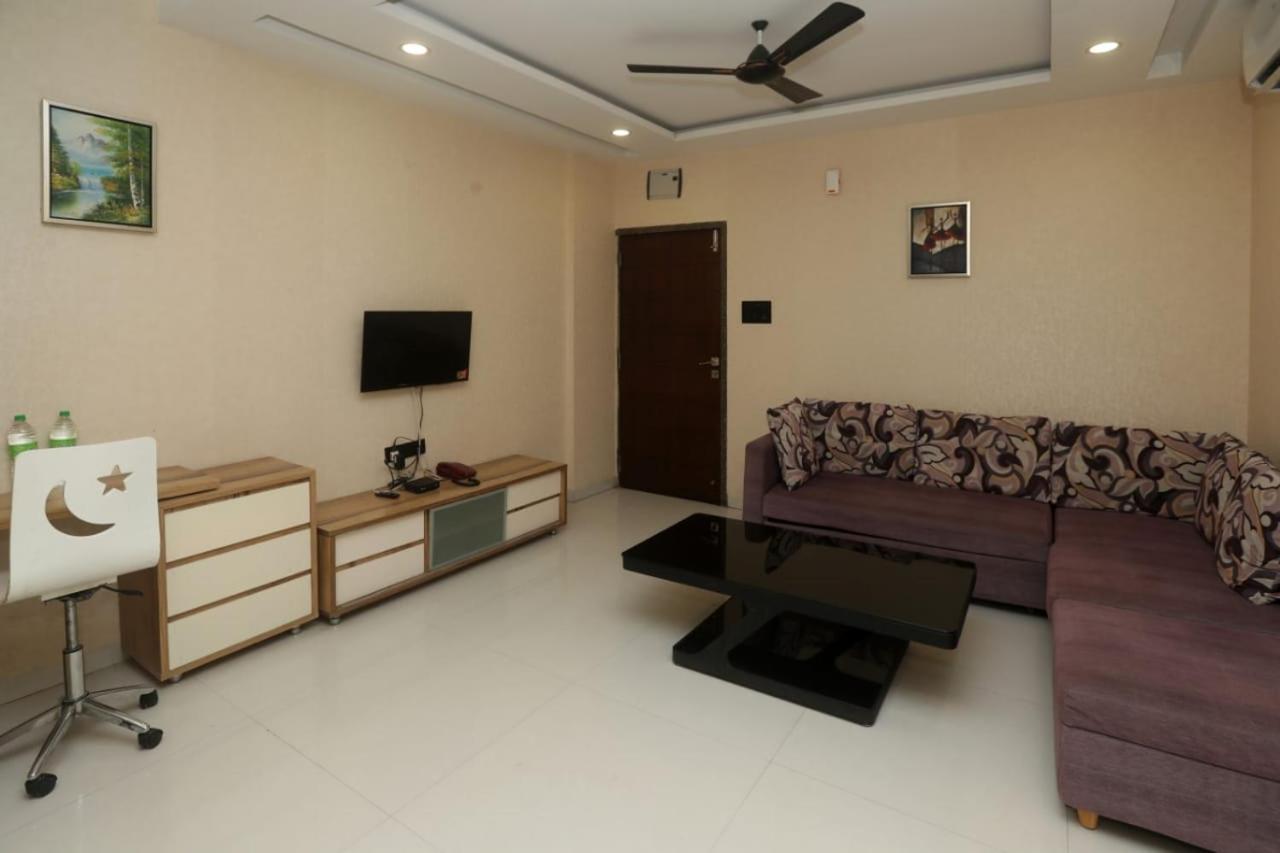 Stay10 Luxury Service Apartment Indore Luaran gambar