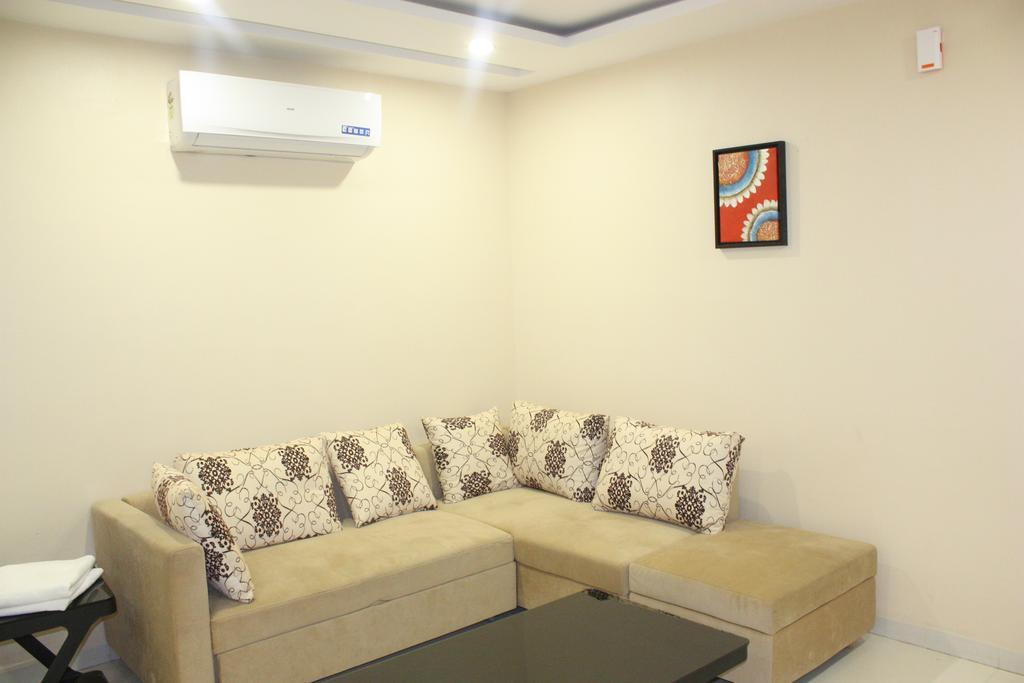 Stay10 Luxury Service Apartment Indore Luaran gambar