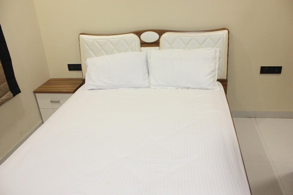 Stay10 Luxury Service Apartment Indore Luaran gambar